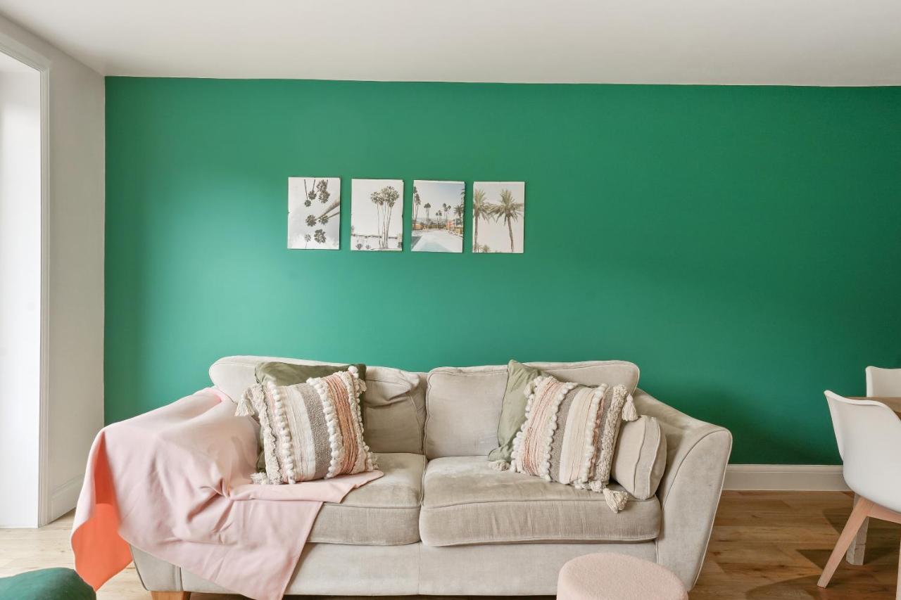 Lovely 4 Bed With Ensuite Free Wifi Off Street Parking In Sutton Morden  Buitenkant foto